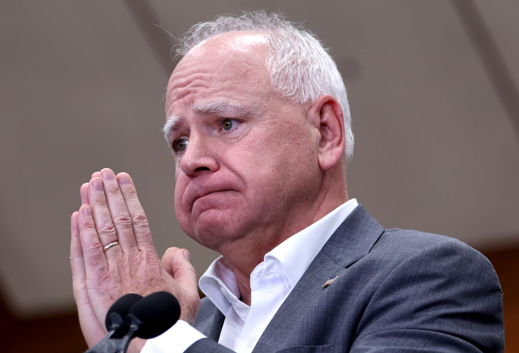 Vice-president candidate Tim Walz rallies in Tucson